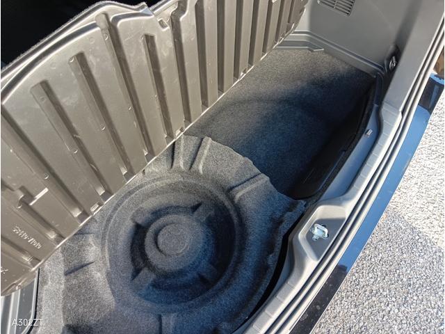 ヴォクシー ハイブリッドＳ－Ｚ　モデリスタフルエアロ　３眼ＬＥＤヘッドライト　１０．５インチナビＴＶ　トヨタチームメイト　両側パワースライド　パーキングブレーキサポート　全方位カメラ　１００Ｖ電源　前後ドラレコ（68枚目）