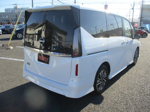セレナ ハイウェイスターＶ　当店買取車両　ナビＴＶ　バックカメラ　両側パワースライドドア　プロパイロット（3枚目）