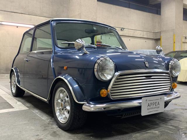 ＭＩＮＩ メイフェア　１０００　左Ｈ　４ＭＴ　走行４９００キロ（実走）事故修復歴無　ＭＯＭＯ製ウッドステアリング／ＢＭＣシフトノブ／サイドブレーキ　ＡＮＳＡ製デュアルマフラー　ダイヤトーンリア置型Ｓ　純正工具＆スペアタイヤ（3枚目）