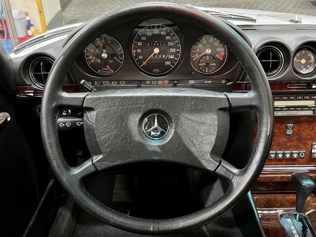 ＳＬ ５６０ＳＬ　２オーナー　正規Ｄ車　本革内装　Ｒ６／４実施（燃料ポンプ＆全フュエルライン新品・ミシュランタイヤ新品・全ＬＥＤ・５面ＵＶ断熱クリアフィルム）取説＆純正赤革ケース　Ｄ記録　工具＆Ｓタイヤ＆ＨＴ脱着工具有（9枚目）