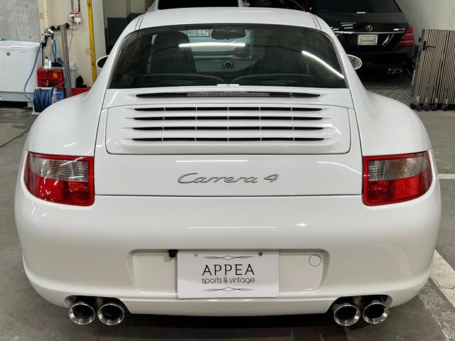 ９１１ ９１１カレラ４　Ｄ車右Ｈ　純正ＯＰ（スポーツクロノＰＫＧ／ＰＡＳＭ／Ｓ・４Ｓ専用１９インチＡＷ／アルカンターラＲ／シートＨ）　黒本革　デュアルツインテールパイプ　カロッツェリアナビ・ＴＶ・Ｂカメラ　取説保記録　Ｓキー（6枚目）