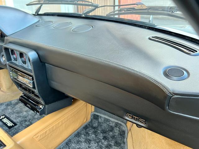 ３２８ ＧＴＳ　コーンズ正規Ｄ車　１９８９年最終モデル　後期ＡＢＳ付　走行３．２万Ｋ　ベージュ本革内装　テクノマグネシオ１７ＡＷ　カロッツェリアオーディオ　純正工具＆ルーフ収納カバー完備　事故修復歴無　日本語取説Ｓ鍵（46枚目）