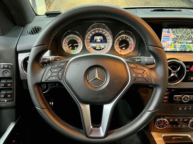 ＧＬＫクラス ＧＬＫ３５０　４マチック　後期最終左Ｈ　ＡＭＧスポーツＰＫＧ　ディストロニック＋　アルカンターラコンビＳ　ＡＭＧ１９ＡＷ　純正ナビ／ＴＶ（走行可）／３６０°カメラ／ＢＴ接続　ＬＥＤポジションランプ＆クロームガード　取説保Ｓキー（8枚目）