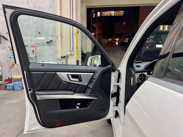 ＧＬＫクラス ＧＬＫ３５０　４マチック　後期最終左Ｈ　ＡＭＧスポーツＰＫＧ　ディストロニック＋　アルカンターラコンビＳ　ＡＭＧ１９ＡＷ　純正ナビ／ＴＶ（走行可）／３６０°カメラ／ＢＴ接続　ＬＥＤポジションランプ＆クロームガード　取説保Ｓキー（22枚目）