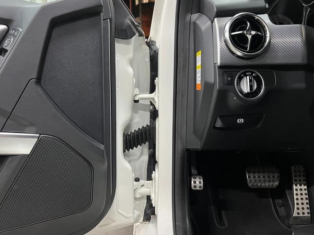 ＧＬＫクラス ＧＬＫ３５０　４マチック　後期最終左Ｈ　ＡＭＧスポーツＰＫＧ　ディストロニック＋　アルカンターラコンビＳ　ＡＭＧ１９ＡＷ　純正ナビ／ＴＶ（走行可）／３６０°カメラ／ＢＴ接続　ＬＥＤポジションランプ＆クロームガード　取説保Ｓキー（23枚目）