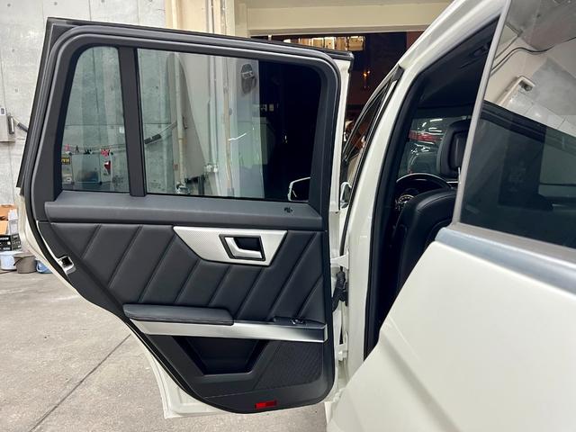 ＧＬＫクラス ＧＬＫ３５０　４マチック　後期最終左Ｈ　ＡＭＧスポーツＰＫＧ　ディストロニック＋　アルカンターラコンビＳ　ＡＭＧ１９ＡＷ　純正ナビ／ＴＶ（走行可）／３６０°カメラ／ＢＴ接続　ＬＥＤポジションランプ＆クロームガード　取説保Ｓキー（32枚目）