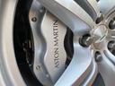 450psのV12はトルクコンバーター式6段ATをリアデファレンシャルの前に置き「トランスアクスル」レイアウトを採用!前:後=50:50の重量バランスを実現したというのが開発陣の自慢とプレスリリース◎
