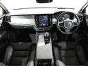 Ｖ９０ Ｂ６　ＡＷＤ　インスクリプション　Ｂ６エンジン搭載モデル　４ＷＤ　４８Ｖ　Ｇｏｏｇｌｅ搭載　ｈａｒｍａｎ／ｋａｒｄｏｎプレミアムサウンド　クリスタルシフトノブ　ＬＥＤヘッドライト　１９インチＡＷ　前後純正ドラレコ　パワーテールゲート（4枚目）