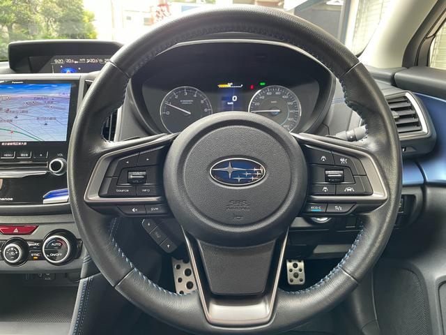 ＸＶ アドバンス　ワンオーナー　後期モデル　ブルーレザー　シートヒーター　パナソニック８インチビルトインナビ　バックカメラ　サイドカメラ　ＥＴＣ２．０　ドライブレコーダー　ブラインドスポット　ＡＶＨ　１８インチＡＷ（8枚目）