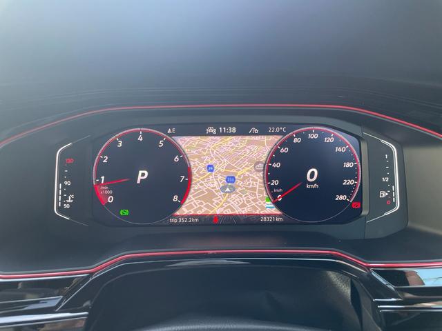 ポロＧＴＩ エディション２５　ワンオーナー　純正ナビ　バックカメラ　ＥＴＣ　ドライブレコーダー　ブラインドスポットモニター　アダプティブクルーズコントロール　２５周年記念モデル　専用レザーシート　シートヒーター　１８インチＡＷ（7枚目）