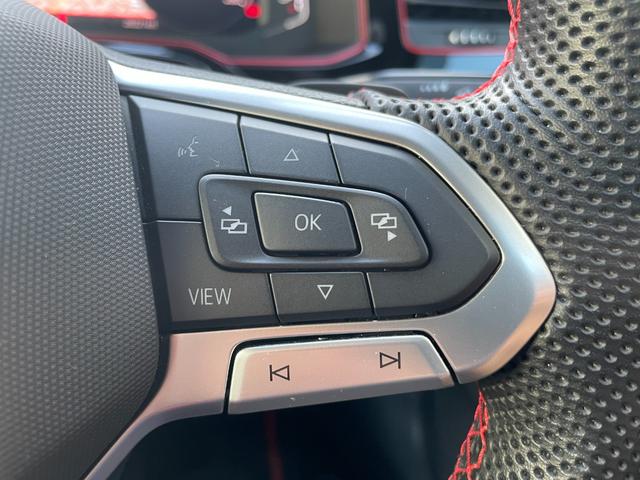 ポロＧＴＩ エディション２５　ワンオーナー　純正ナビ　バックカメラ　ＥＴＣ　ドライブレコーダー　ブラインドスポットモニター　アダプティブクルーズコントロール　２５周年記念モデル　専用レザーシート　シートヒーター　１８インチＡＷ（10枚目）