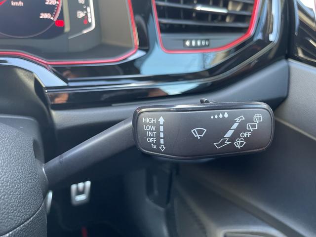ポロＧＴＩ エディション２５　ワンオーナー　純正ナビ　バックカメラ　ＥＴＣ　ドライブレコーダー　ブラインドスポットモニター　アダプティブクルーズコントロール　２５周年記念モデル　専用レザーシート　シートヒーター　１８インチＡＷ（13枚目）
