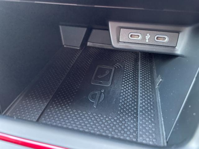 ポロＧＴＩ エディション２５　ワンオーナー　純正ナビ　バックカメラ　ＥＴＣ　ドライブレコーダー　ブラインドスポットモニター　アダプティブクルーズコントロール　２５周年記念モデル　専用レザーシート　シートヒーター　１８インチＡＷ（22枚目）