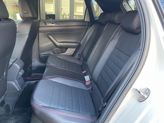 ポロＧＴＩ エディション２５　ワンオーナー　純正ナビ　バックカメラ　ＥＴＣ　ドライブレコーダー　ブラインドスポットモニター　アダプティブクルーズコントロール　２５周年記念モデル　専用レザーシート　シートヒーター　１８インチＡＷ（27枚目）