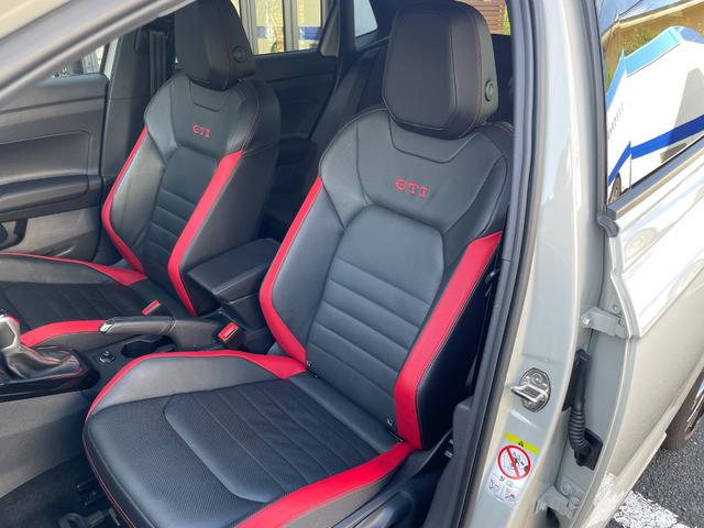 ポロＧＴＩ エディション２５　ワンオーナー　純正ナビ　バックカメラ　ＥＴＣ　ドライブレコーダー　ブラインドスポットモニター　アダプティブクルーズコントロール　２５周年記念モデル　専用レザーシート　シートヒーター　１８インチＡＷ（31枚目）