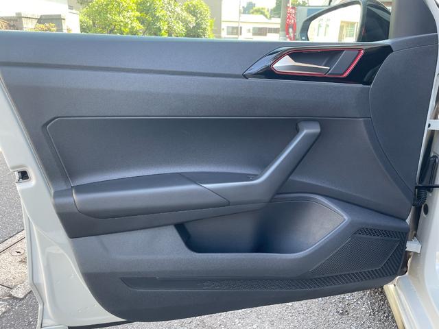 ポロＧＴＩ エディション２５　ワンオーナー　純正ナビ　バックカメラ　ＥＴＣ　ドライブレコーダー　ブラインドスポットモニター　アダプティブクルーズコントロール　２５周年記念モデル　専用レザーシート　シートヒーター　１８インチＡＷ（32枚目）