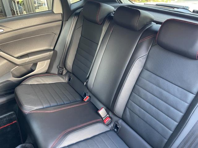 ポロＧＴＩ エディション２５　ワンオーナー　純正ナビ　バックカメラ　ＥＴＣ　ドライブレコーダー　ブラインドスポットモニター　アダプティブクルーズコントロール　２５周年記念モデル　専用レザーシート　シートヒーター　１８インチＡＷ（35枚目）