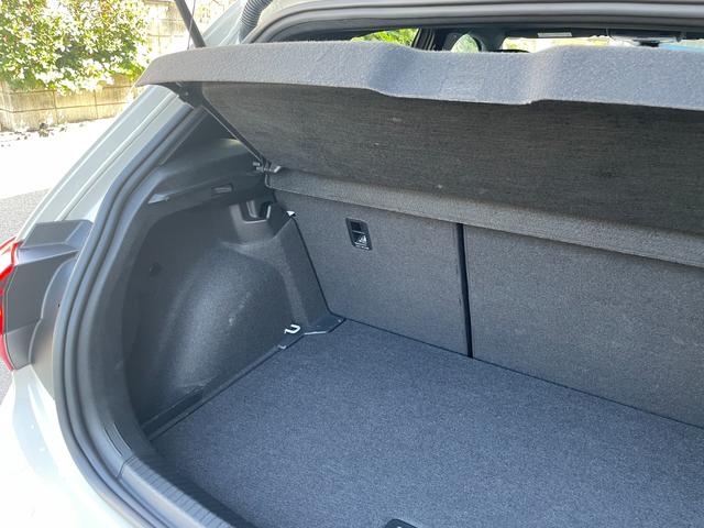 ポロＧＴＩ エディション２５　ワンオーナー　純正ナビ　バックカメラ　ＥＴＣ　ドライブレコーダー　ブラインドスポットモニター　アダプティブクルーズコントロール　２５周年記念モデル　専用レザーシート　シートヒーター　１８インチＡＷ（37枚目）