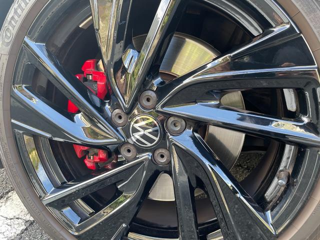 ポロＧＴＩ エディション２５　ワンオーナー　純正ナビ　バックカメラ　ＥＴＣ　ドライブレコーダー　ブラインドスポットモニター　アダプティブクルーズコントロール　２５周年記念モデル　専用レザーシート　シートヒーター　１８インチＡＷ（75枚目）
