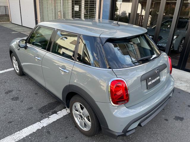 ＭＩＮＩ ワン　クラシック・トリム　ワンオーナー　デジタルメーター　純正タッチパネルナビ　バックカメラ　ＥＴＣ　クルーズコントロール　ハーフレザーシート　１５インチＡＷ　コンフォートアクセス　ＬＥＤヘッドライト（46枚目）