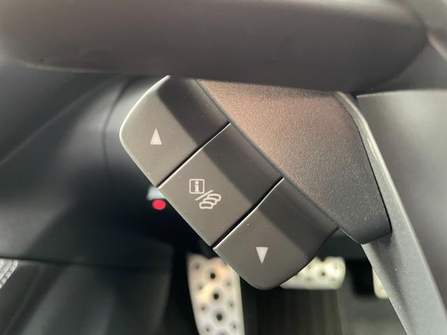 レヴォーグ STIスポーツシャープ ワンオーナー 500台限定車 STIエアロパッケージ STIルーフエンドスポイラー STIパフォーマンスマフラーLEDアクセサリーライナー CD/DVDデッキ ETC2.0 ドライブレコーダー(11枚目)