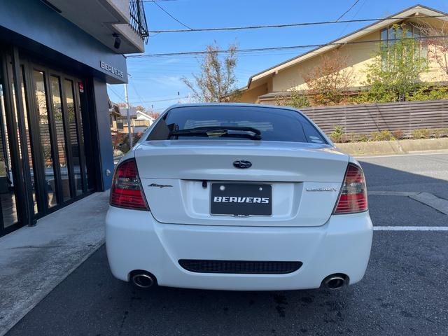 レガシィB4 ブリッツェン2005モデル 専用前後バンパー フロントグリル 専用ブラック本革シート シートヒーター 専用フロアカーペット 専用サイドシルプレート ブラックルーフトリム パナソニックストラーダナビ バックカメラ 社外17AW(4枚目)