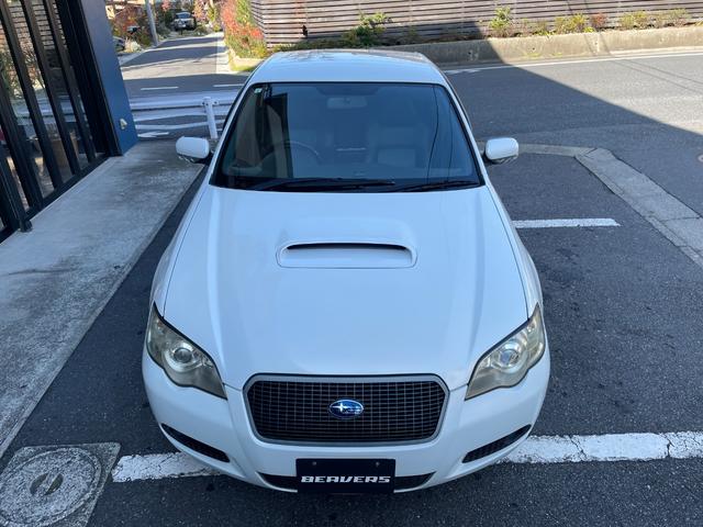 レガシィB4 ブリッツェン2005モデル 専用前後バンパー フロントグリル 専用ブラック本革シート シートヒーター 専用フロアカーペット 専用サイドシルプレート ブラックルーフトリム パナソニックストラーダナビ バックカメラ 社外17AW(6枚目)