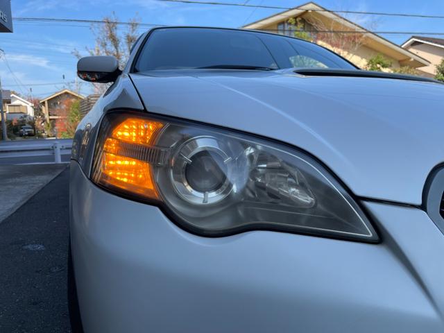 レガシィB4 ブリッツェン2005モデル 専用前後バンパー フロントグリル 専用ブラック本革シート シートヒーター 専用フロアカーペット 専用サイドシルプレート ブラックルーフトリム パナソニックストラーダナビ バックカメラ 社外17AW(12枚目)