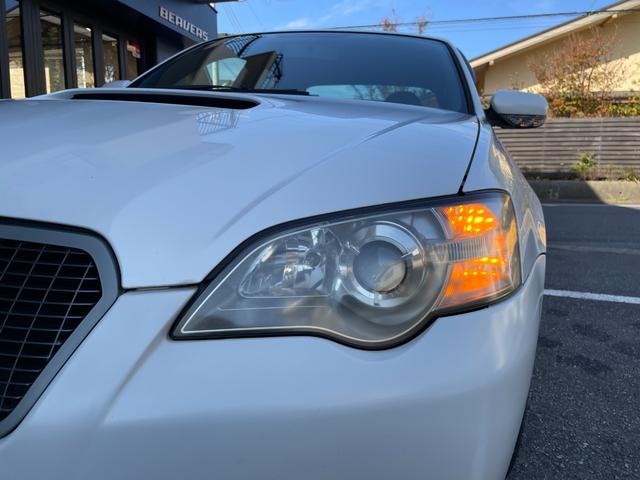 レガシィB4 ブリッツェン2005モデル 専用前後バンパー フロントグリル 専用ブラック本革シート シートヒーター 専用フロアカーペット 専用サイドシルプレート ブラックルーフトリム パナソニックストラーダナビ バックカメラ 社外17AW(13枚目)