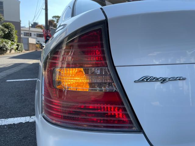 レガシィB4 ブリッツェン2005モデル 専用前後バンパー フロントグリル 専用ブラック本革シート シートヒーター 専用フロアカーペット 専用サイドシルプレート ブラックルーフトリム パナソニックストラーダナビ バックカメラ 社外17AW(16枚目)