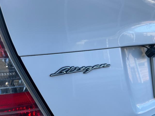 レガシィB4 ブリッツェン2005モデル 専用前後バンパー フロントグリル 専用ブラック本革シート シートヒーター 専用フロアカーペット 専用サイドシルプレート ブラックルーフトリム パナソニックストラーダナビ バックカメラ 社外17AW(30枚目)