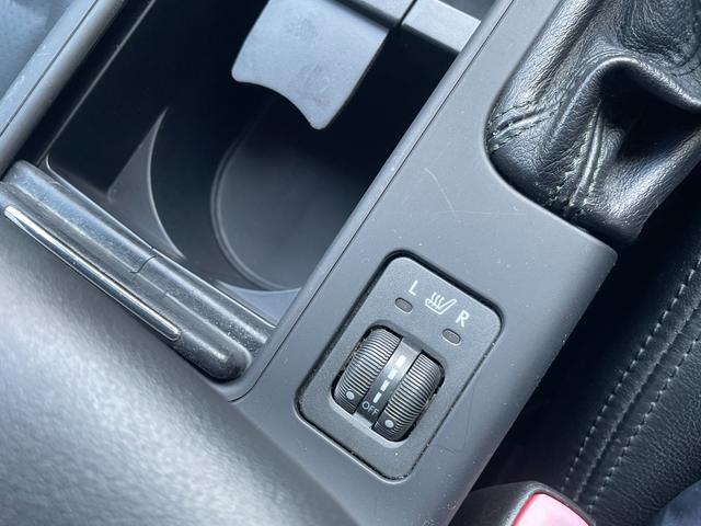 レガシィB4 ブリッツェン2005モデル 専用前後バンパー フロントグリル 専用ブラック本革シート シートヒーター 専用フロアカーペット 専用サイドシルプレート ブラックルーフトリム パナソニックストラーダナビ バックカメラ 社外17AW(46枚目)