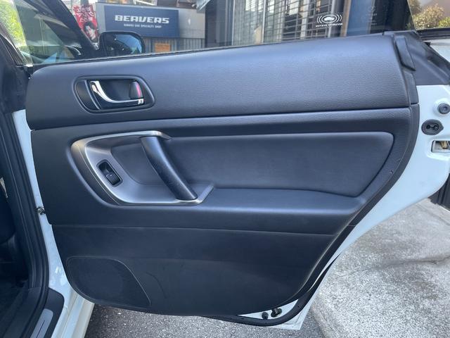 レガシィB4 ブリッツェン2005モデル 専用前後バンパー フロントグリル 専用ブラック本革シート シートヒーター 専用フロアカーペット 専用サイドシルプレート ブラックルーフトリム パナソニックストラーダナビ バックカメラ 社外17AW(59枚目)