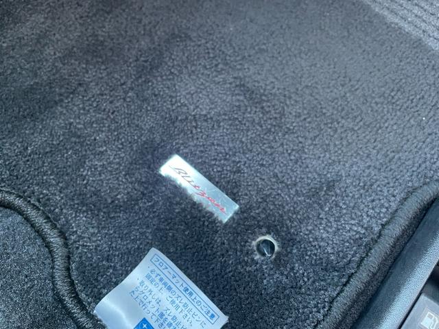 レガシィB4 ブリッツェン2005モデル 専用前後バンパー フロントグリル 専用ブラック本革シート シートヒーター 専用フロアカーペット 専用サイドシルプレート ブラックルーフトリム パナソニックストラーダナビ バックカメラ 社外17AW(67枚目)