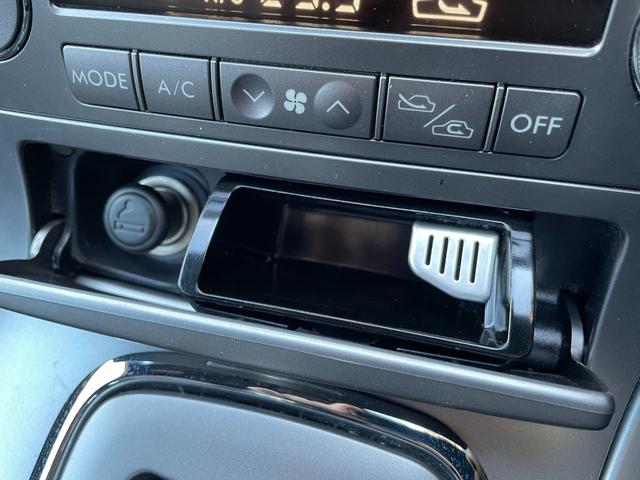 レガシィB4 ブリッツェン2005モデル 専用前後バンパー フロントグリル 専用ブラック本革シート シートヒーター 専用フロアカーペット 専用サイドシルプレート ブラックルーフトリム パナソニックストラーダナビ バックカメラ 社外17AW(68枚目)