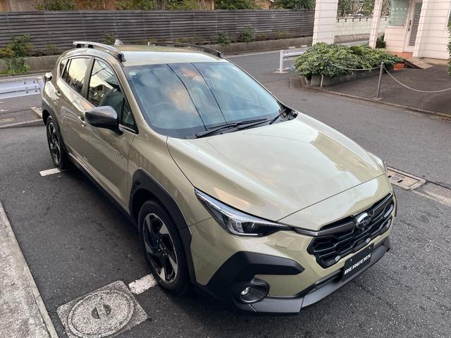 クロストレック リミテッド　登録済未使用車　ルーフレール　１１．６インチナビ　３６０°カメラ　純正フロアマット　シートヒーター　ステアリングヒーター　パワーシート　ブラインドスポットモニター　ＬＥＤヘッドライト　１８インチＡＷ（7枚目）