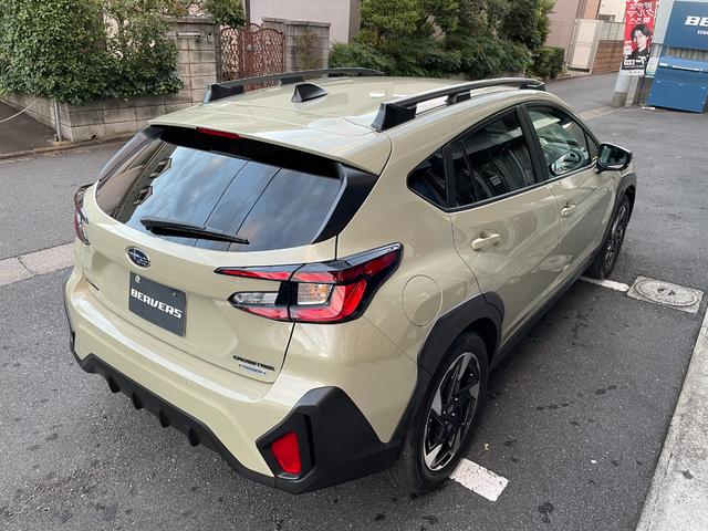 クロストレック リミテッド　登録済未使用車　ルーフレール　１１．６インチナビ　３６０°カメラ　純正フロアマット　シートヒーター　ステアリングヒーター　パワーシート　ブラインドスポットモニター　ＬＥＤヘッドライト　１８インチＡＷ（9枚目）