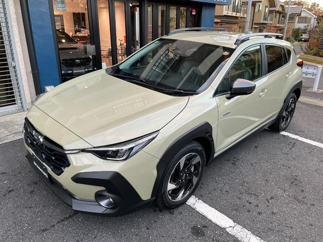 クロストレック リミテッド　登録済未使用車　ルーフレール　１１．６インチナビ　３６０°カメラ　純正フロアマット　シートヒーター　ステアリングヒーター　パワーシート　ブラインドスポットモニター　ＬＥＤヘッドライト　１８インチＡＷ（11枚目）