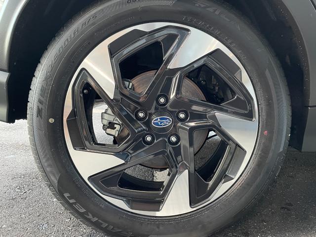 クロストレック リミテッド　登録済未使用車　ルーフレール　１１．６インチナビ　３６０°カメラ　純正フロアマット　シートヒーター　ステアリングヒーター　パワーシート　ブラインドスポットモニター　ＬＥＤヘッドライト　１８インチＡＷ（19枚目）