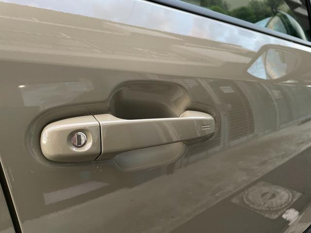 クロストレック リミテッド　登録済未使用車　ルーフレール　１１．６インチナビ　３６０°カメラ　純正フロアマット　シートヒーター　ステアリングヒーター　パワーシート　ブラインドスポットモニター　ＬＥＤヘッドライト　１８インチＡＷ（24枚目）