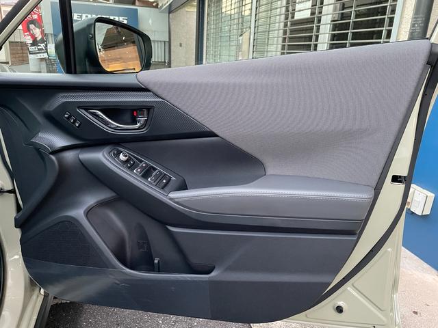 クロストレック リミテッド　登録済未使用車　ルーフレール　１１．６インチナビ　３６０°カメラ　純正フロアマット　シートヒーター　ステアリングヒーター　パワーシート　ブラインドスポットモニター　ＬＥＤヘッドライト　１８インチＡＷ（57枚目）