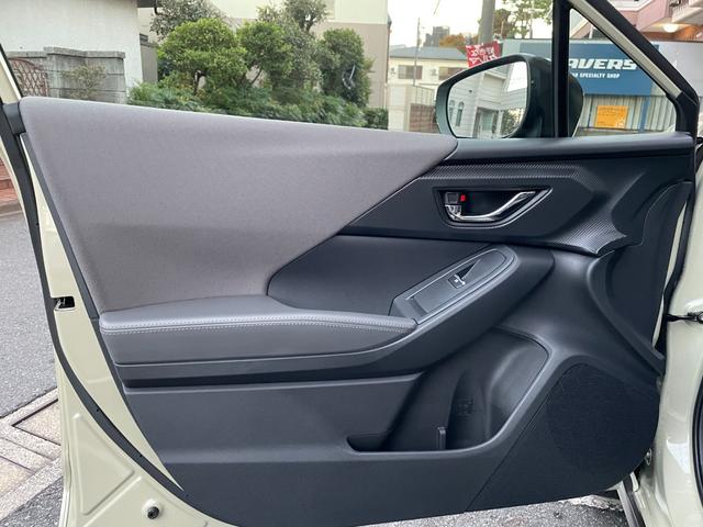 クロストレック リミテッド　登録済未使用車　ルーフレール　１１．６インチナビ　３６０°カメラ　純正フロアマット　シートヒーター　ステアリングヒーター　パワーシート　ブラインドスポットモニター　ＬＥＤヘッドライト　１８インチＡＷ（59枚目）