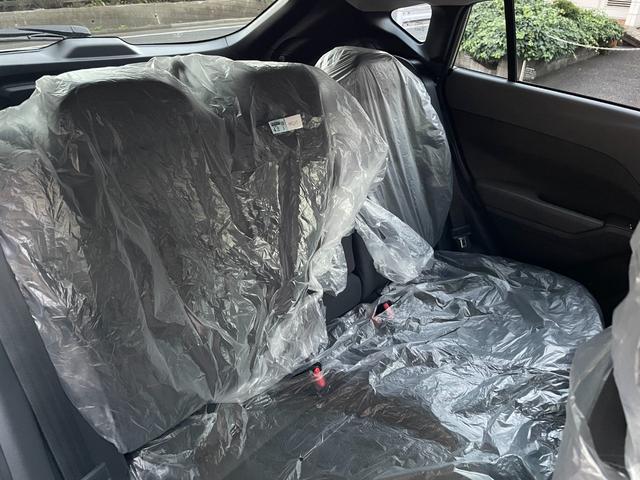 クロストレック リミテッド　登録済未使用車　ルーフレール　１１．６インチナビ　３６０°カメラ　純正フロアマット　シートヒーター　ステアリングヒーター　パワーシート　ブラインドスポットモニター　ＬＥＤヘッドライト　１８インチＡＷ（60枚目）