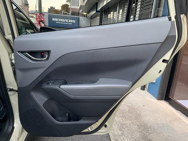 クロストレック リミテッド　登録済未使用車　ルーフレール　１１．６インチナビ　３６０°カメラ　純正フロアマット　シートヒーター　ステアリングヒーター　パワーシート　ブラインドスポットモニター　ＬＥＤヘッドライト　１８インチＡＷ（61枚目）