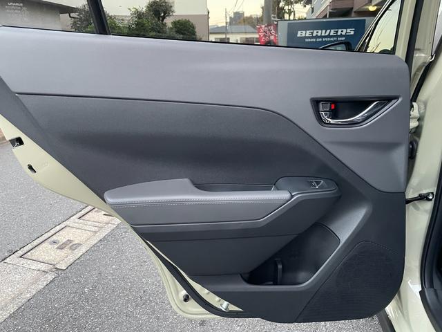 クロストレック リミテッド　登録済未使用車　ルーフレール　１１．６インチナビ　３６０°カメラ　純正フロアマット　シートヒーター　ステアリングヒーター　パワーシート　ブラインドスポットモニター　ＬＥＤヘッドライト　１８インチＡＷ（63枚目）