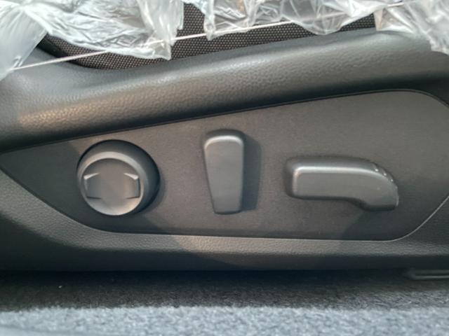 クロストレック リミテッド　登録済未使用車　ルーフレール　１１．６インチナビ　３６０°カメラ　純正フロアマット　シートヒーター　ステアリングヒーター　パワーシート　ブラインドスポットモニター　ＬＥＤヘッドライト　１８インチＡＷ（70枚目）