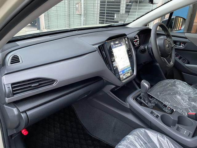 クロストレック リミテッド　登録済未使用車　ルーフレール　１１．６インチナビ　３６０°カメラ　純正フロアマット　シートヒーター　ステアリングヒーター　パワーシート　ブラインドスポットモニター　ＬＥＤヘッドライト　１８インチＡＷ（72枚目）