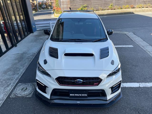 ＷＲＸ ＳＴＩ タイプＲＡ－Ｒ　ワンオーナー　５００台限定車　ＰＲＯＶＡカスタム　ＶＡＲＩＳカーボンボンネット／エアロ／ＧＴウィング　フジツボチタンマフラー　レカロＲＳ－Ｇ　オーリンズ車高調　ブレンボキャリパー　ＢＢＳ１８ＡＷ（6枚目）