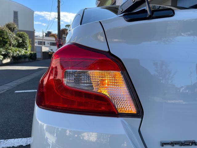 ＷＲＸ ＳＴＩ タイプＲＡ－Ｒ　ワンオーナー　５００台限定車　ＰＲＯＶＡカスタム　ＶＡＲＩＳカーボンボンネット／エアロ／ＧＴウィング　フジツボチタンマフラー　レカロＲＳ－Ｇ　オーリンズ車高調　ブレンボキャリパー　ＢＢＳ１８ＡＷ（16枚目）