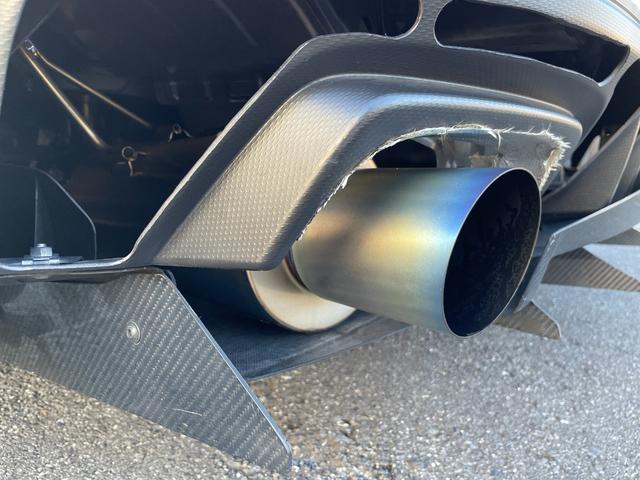 ＷＲＸ ＳＴＩ タイプＲＡ－Ｒ　ワンオーナー　５００台限定車　ＰＲＯＶＡカスタム　ＶＡＲＩＳカーボンボンネット／エアロ／ＧＴウィング　フジツボチタンマフラー　レカロＲＳ－Ｇ　オーリンズ車高調　ブレンボキャリパー　ＢＢＳ１８ＡＷ（33枚目）